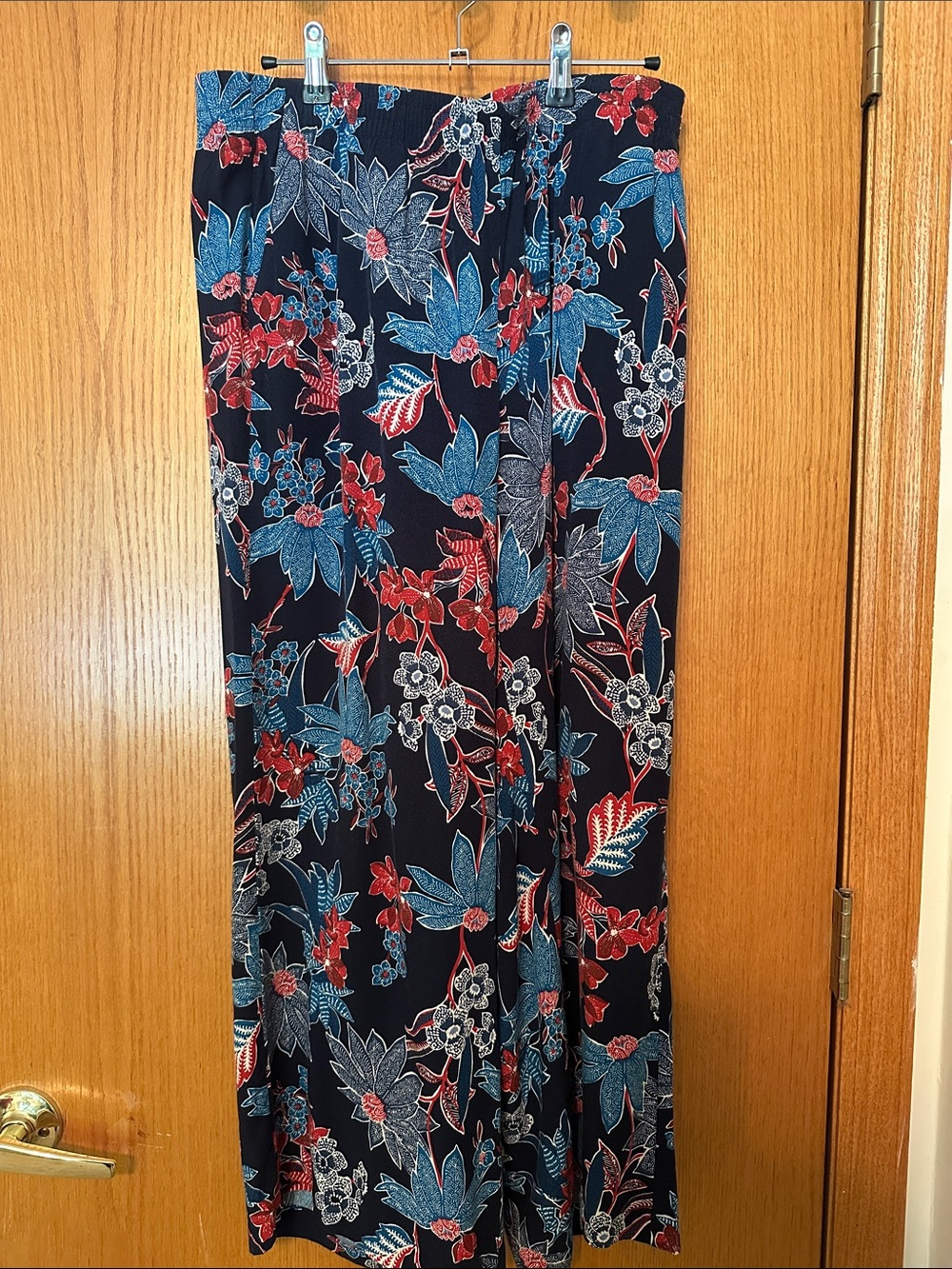 JJill Floral Pants Navy with Blue & Red Floral Print